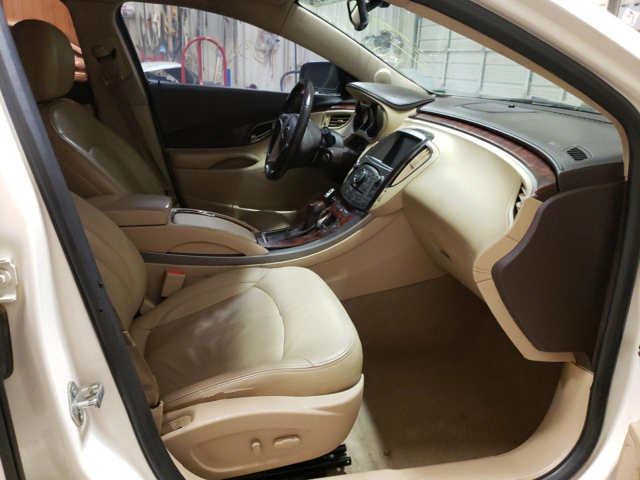 Photo 5 from auction – 2013 BUICK LACROSSE with VIN 1G4GC5ER2DF184088