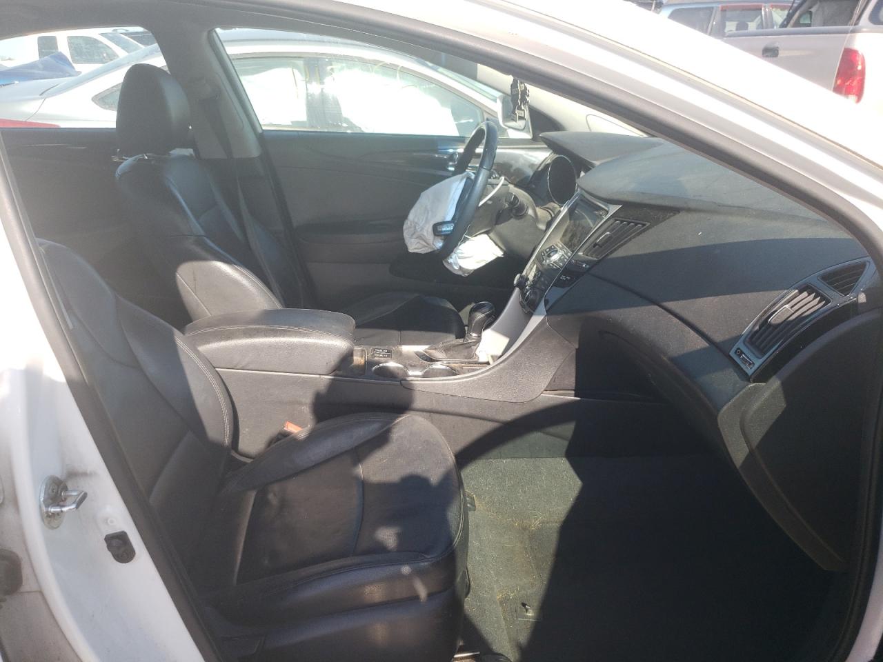 Photo 5 from auction – 2012 HYUNDAI SONATA SE with VIN 5NPEC4AC1CH488928