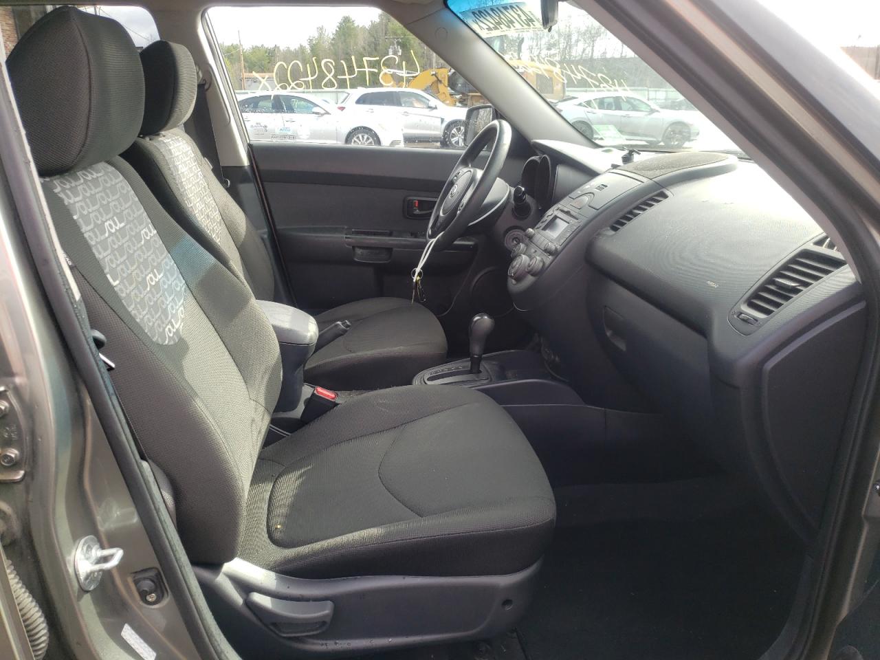 Photo 5 from auction – 2010 KIA SOUL + with VIN KNDJT2A29A7049388