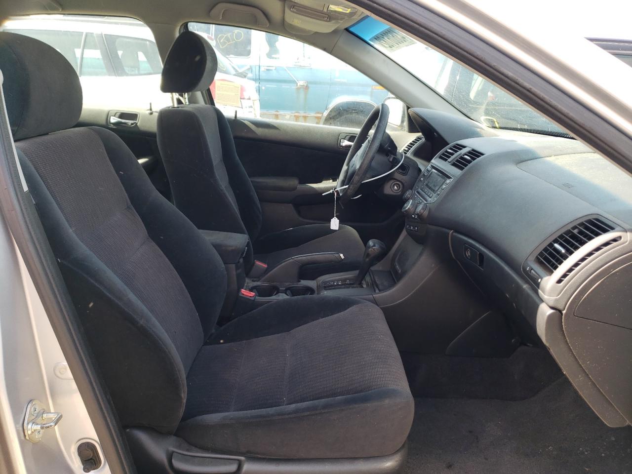 Photo 5 from auction – 2003 HONDA ACCORD LX with VIN 1HGCM663X3A021587