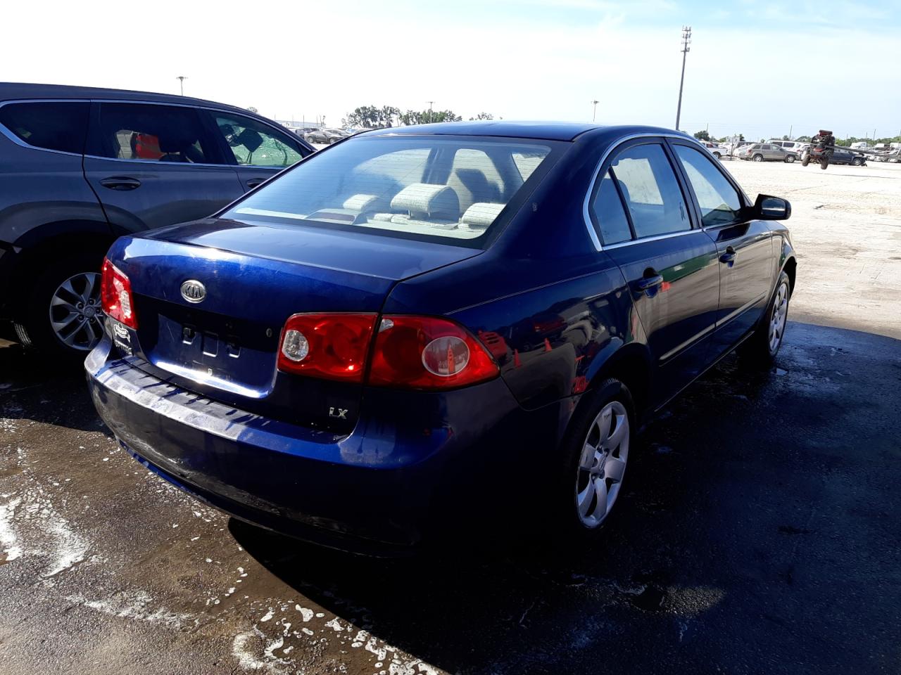 Photo 4 from auction – 2008 KIA OPTIMA with VIN KNAGE123385179093