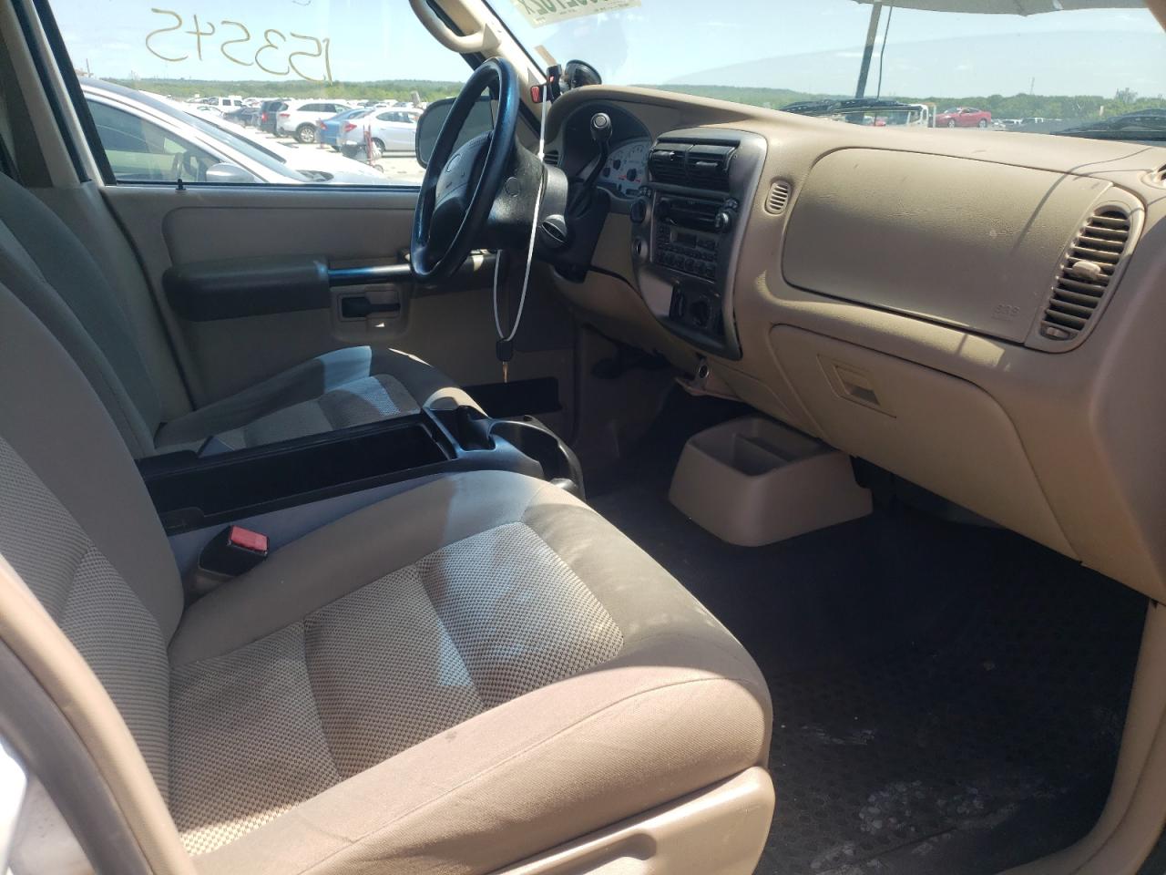 Photo 5 from auction – 2005 FORD EXPLORER S with VIN 1FMZU77K35UB23489