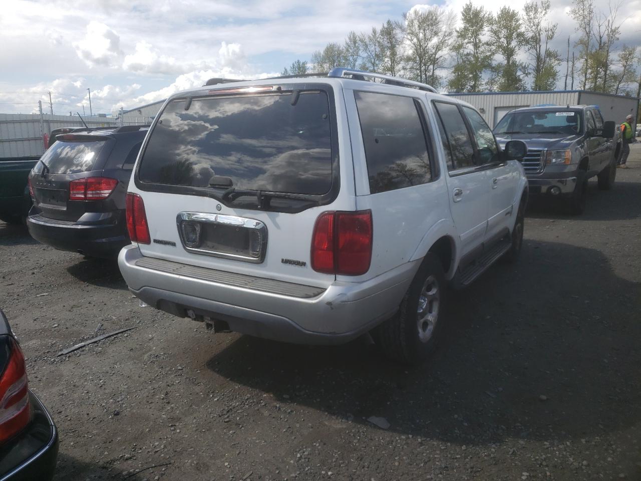 Photo 4 from auction – 1998 LINCOLN NAVIGATOR with VIN 5LMFU28L2WLJ05373