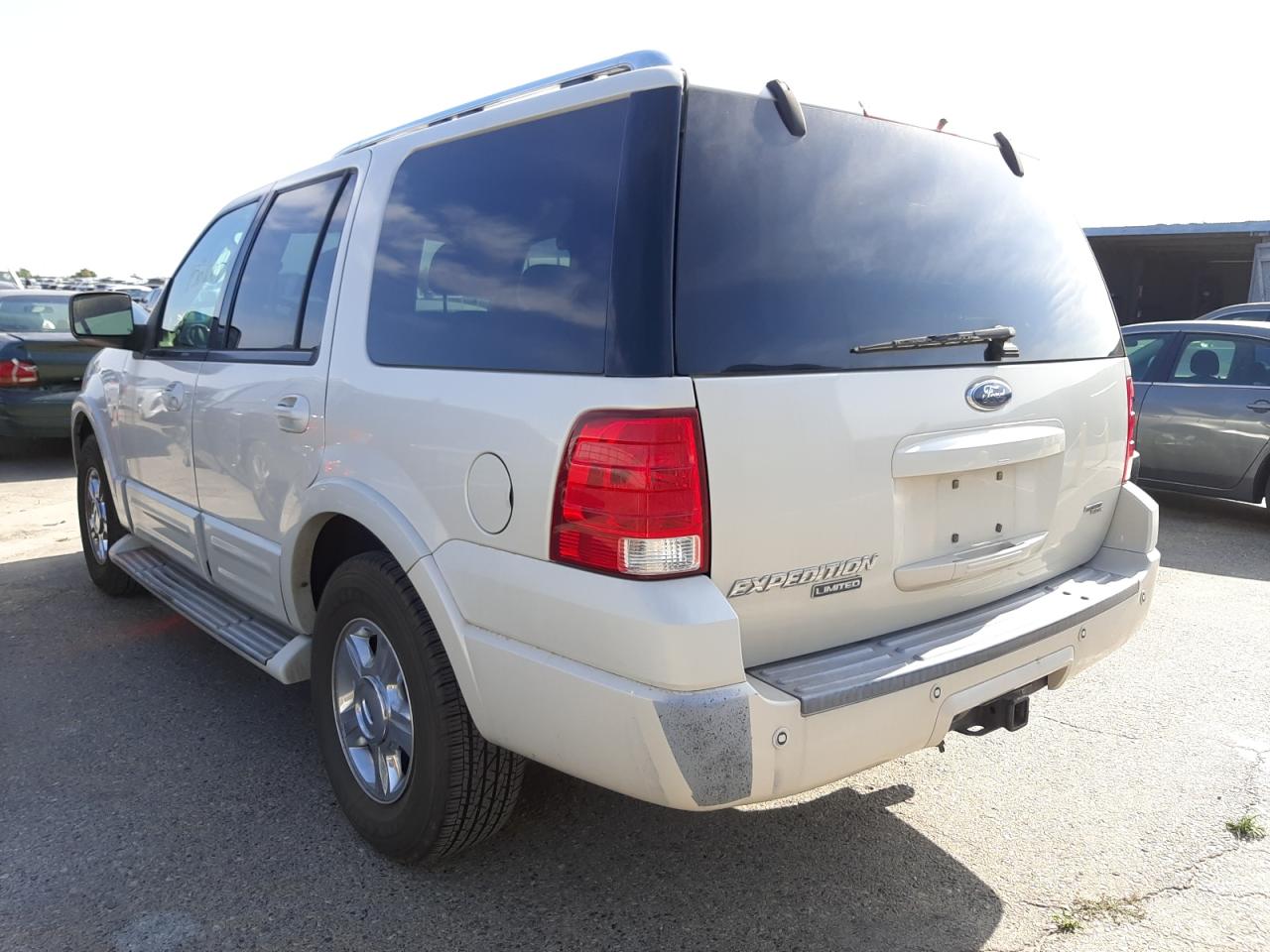 Photo 3 from auction – 2006 FORD EXPEDITION with VIN 1FMFU19506LA35823