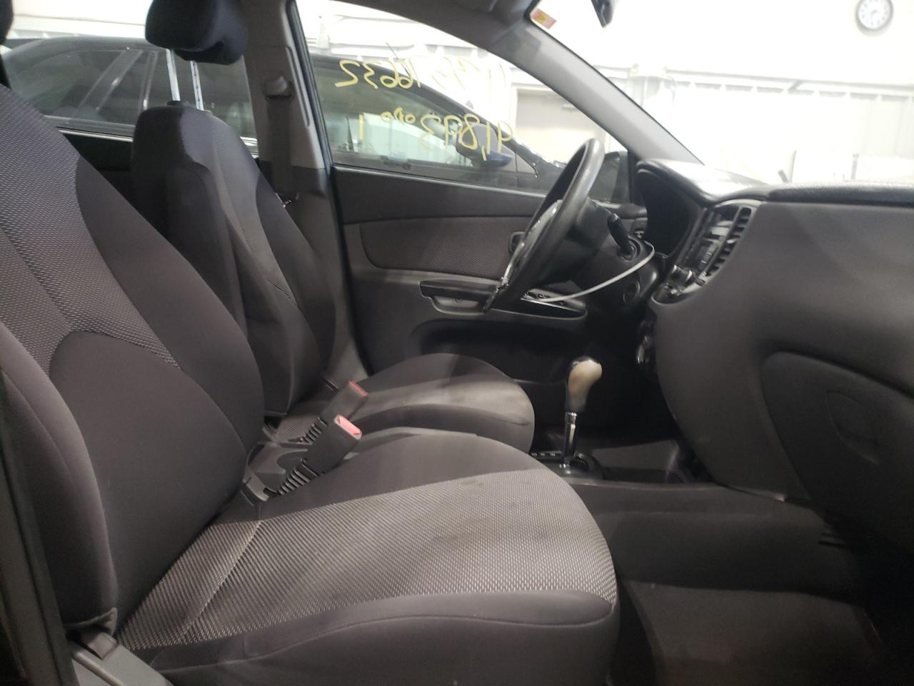 Photo 5 from auction – 2011 KIA RIO BASE with VIN KNADH4A30B6750358