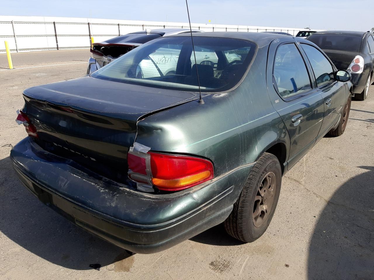 Photo 4 from auction – 2000 DODGE STRATUS SE with VIN 1B3EJ46X1YN204661