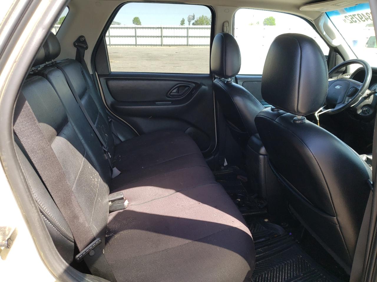 Photo 6 from auction – 2005 FORD ESCAPE LIM with VIN 1FMYU94195KA39403