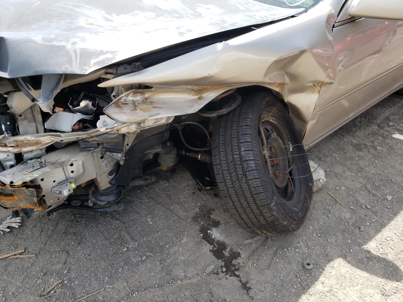 Photo 9 from auction – 2002 TOYOTA CAMRY LE with VIN 4T1BE32K02U569559