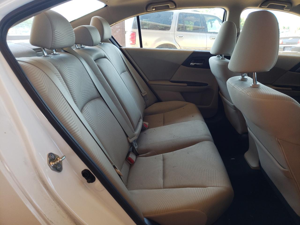 Photo 6 from auction – 2015 HONDA ACCORD with VIN 1HGCR2F35FA043768