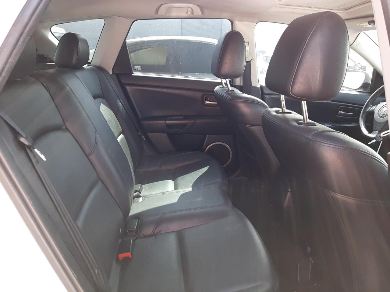 Photo 6 from auction – 2005 MAZDA 3 HATCHBAC with VIN JM1BK343151309857