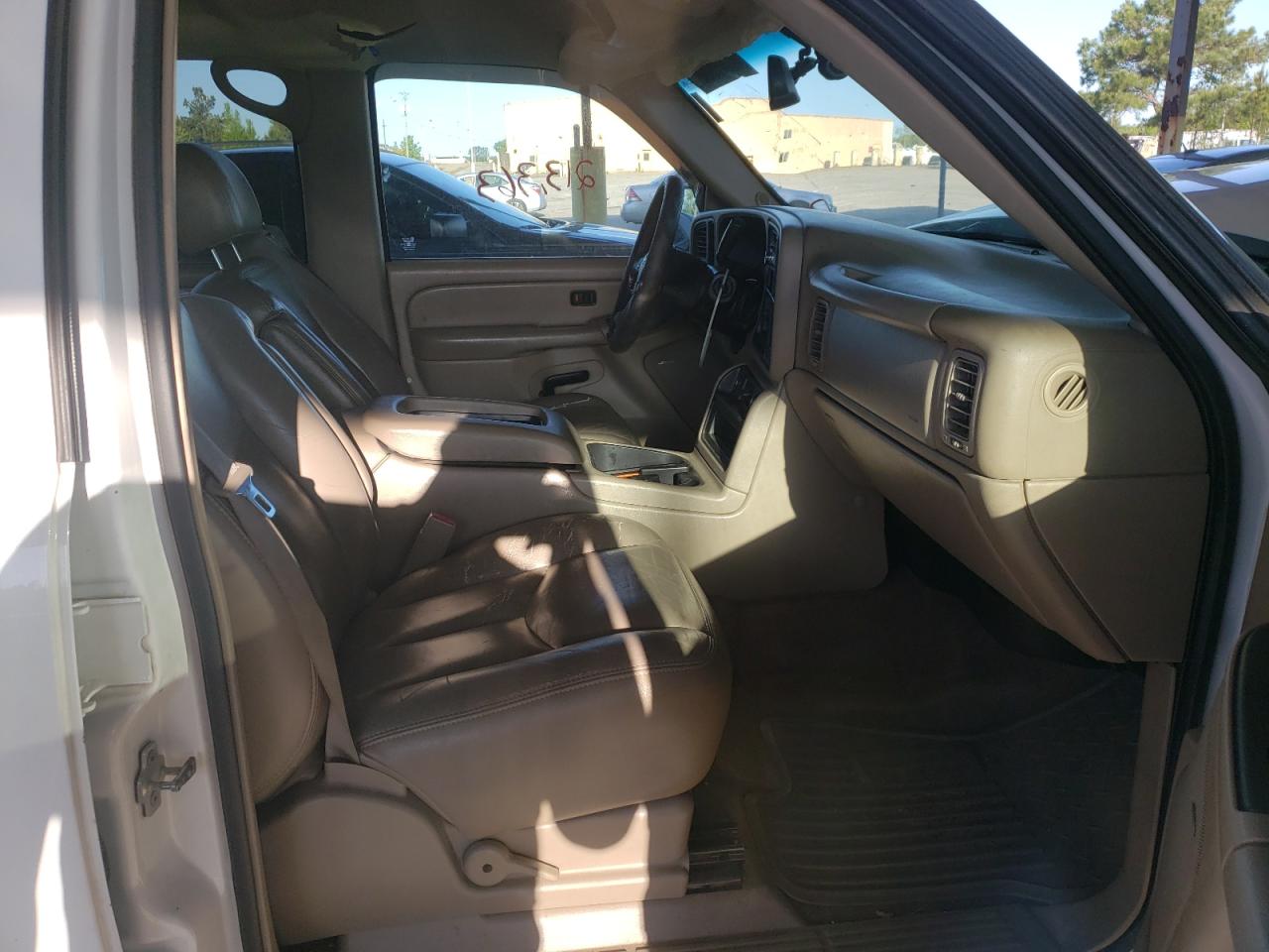 Photo 5 from auction – 2005 CHEVROLET SILVERADO with VIN 2GCEC13T551193573