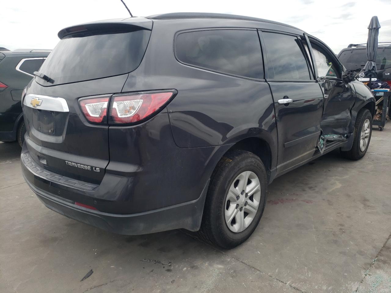 Photo 4 from auction – 2015 CHEVROLET TRAVERSE L with VIN 1GNKRFED5FJ343572