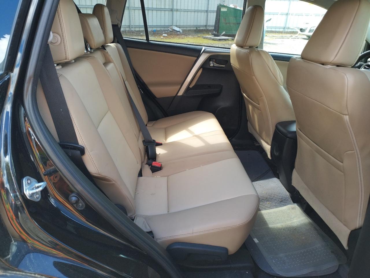 Photo 6 from auction – 2015 TOYOTA RAV4 LIMIT with VIN 2T3DFREV7FW326908