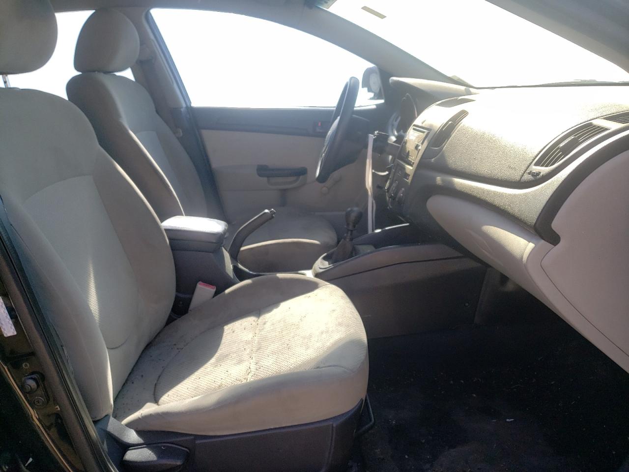 Photo 5 from auction – 2011 KIA FORTE LX with VIN KNAFT4A29B5443226