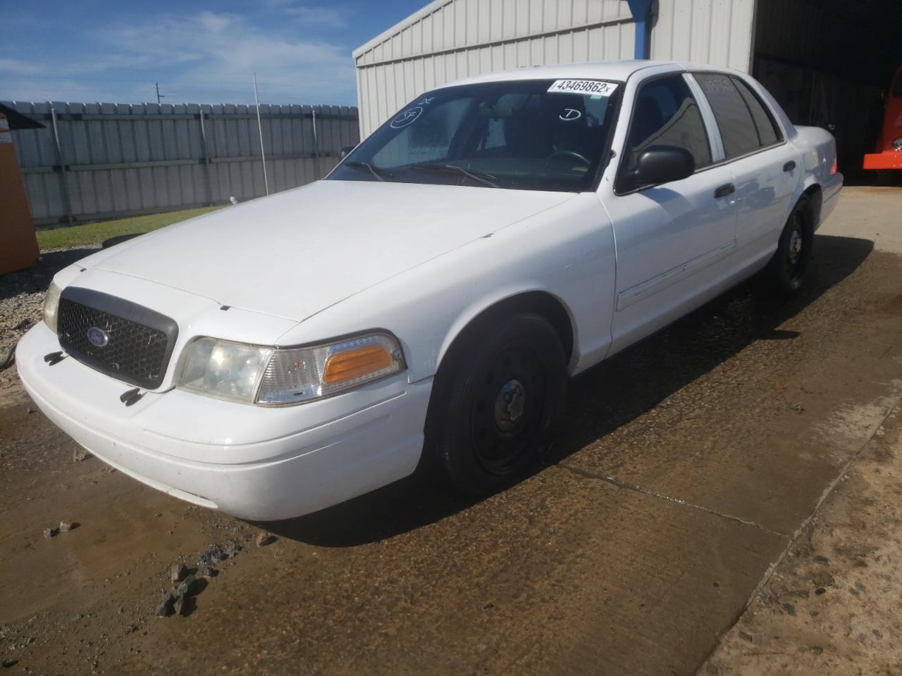 Photo 2 from auction – 2011 FORD CROWN VICT with VIN 2FABP7BV3BX118916
