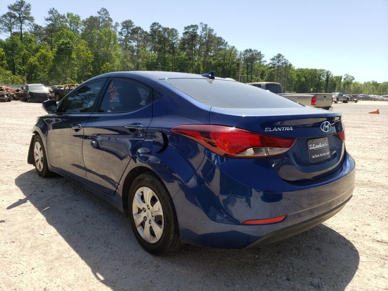 Photo 3 from auction – 2016 HYUNDAI ELANTRA SE with VIN 5NPDH4AE2GH784237