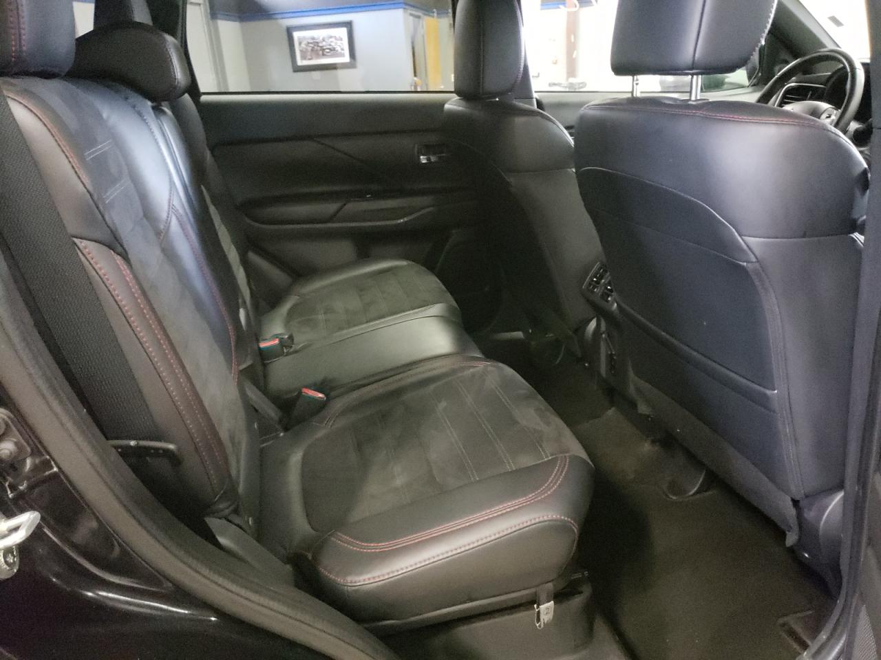 Photo 6 from auction – 2020 MITSUBISHI OUTLANDER with VIN JA4AZ3A39LZ040396