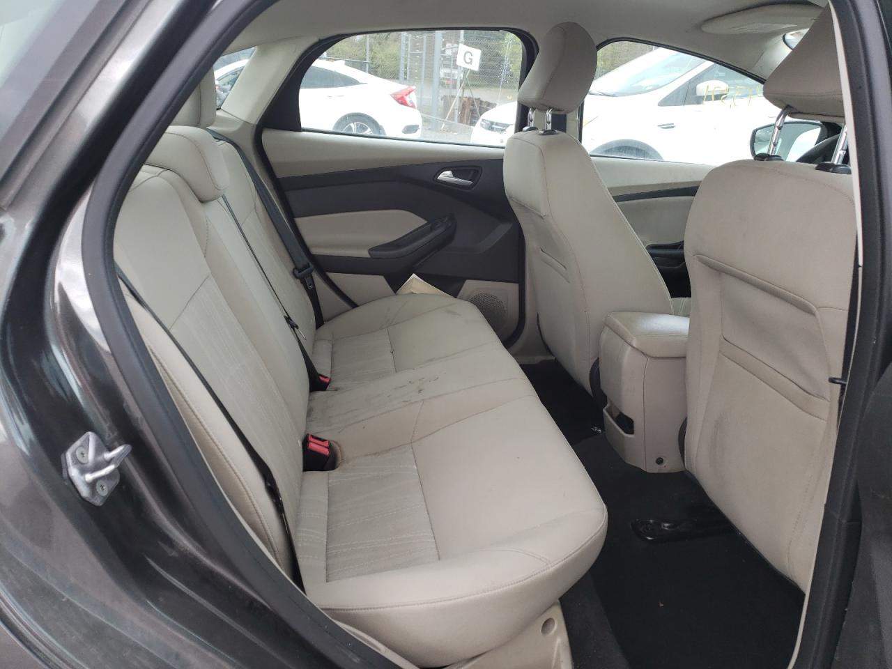 Photo 6 from auction – 2015 FORD FOCUS SE with VIN 1FADP3F2XFL355021