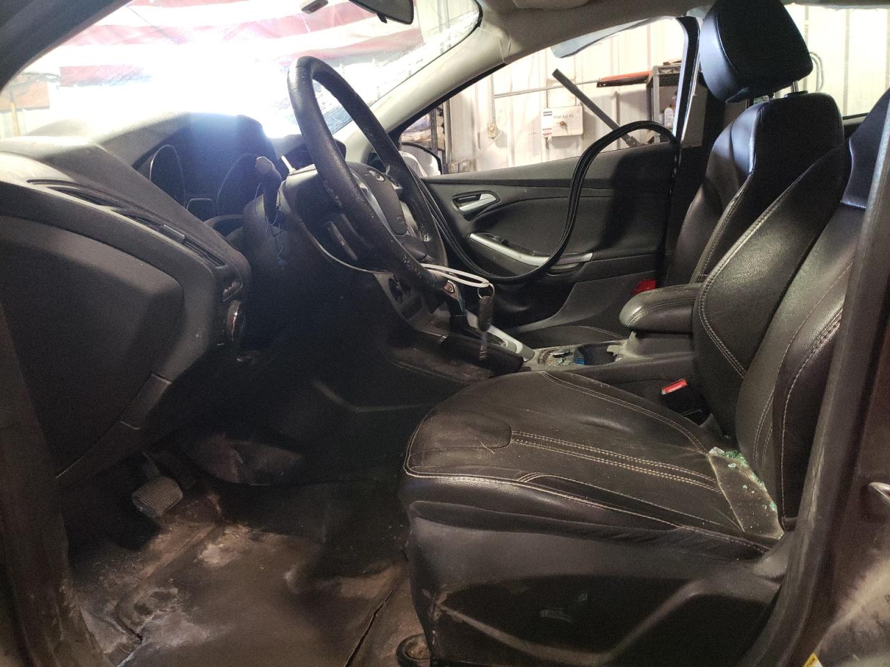 Photo 5 from auction – 2014 FORD FOCUS SE with VIN 1FADP3F22EL429434