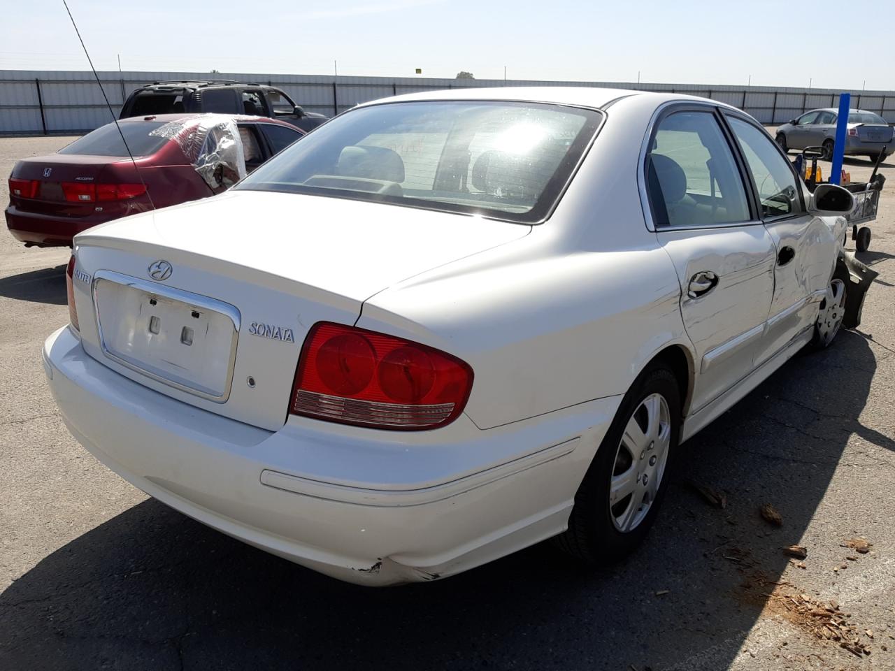 Photo 4 from auction – 2004 HYUNDAI SONATA GL with VIN KMHWF25S44A952445