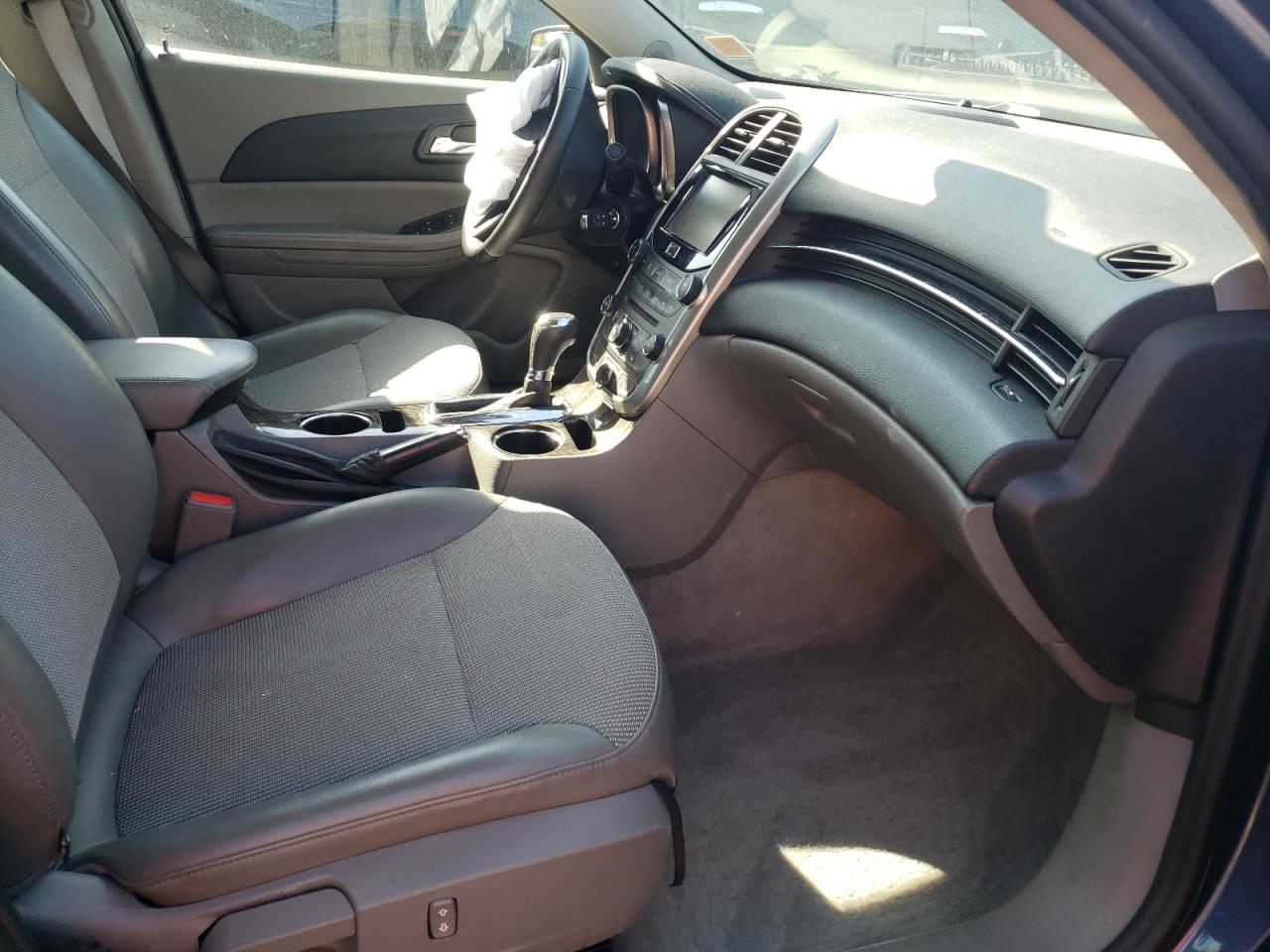 Photo 5 from auction – 2015 CHEVROLET MALIBU 2LT with VIN 1G11D5SL5FF311290