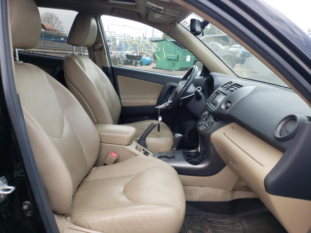 Photo 5 from auction – 2010 TOYOTA RAV4 LIMIT with VIN 2T3DK4DV0AW017600