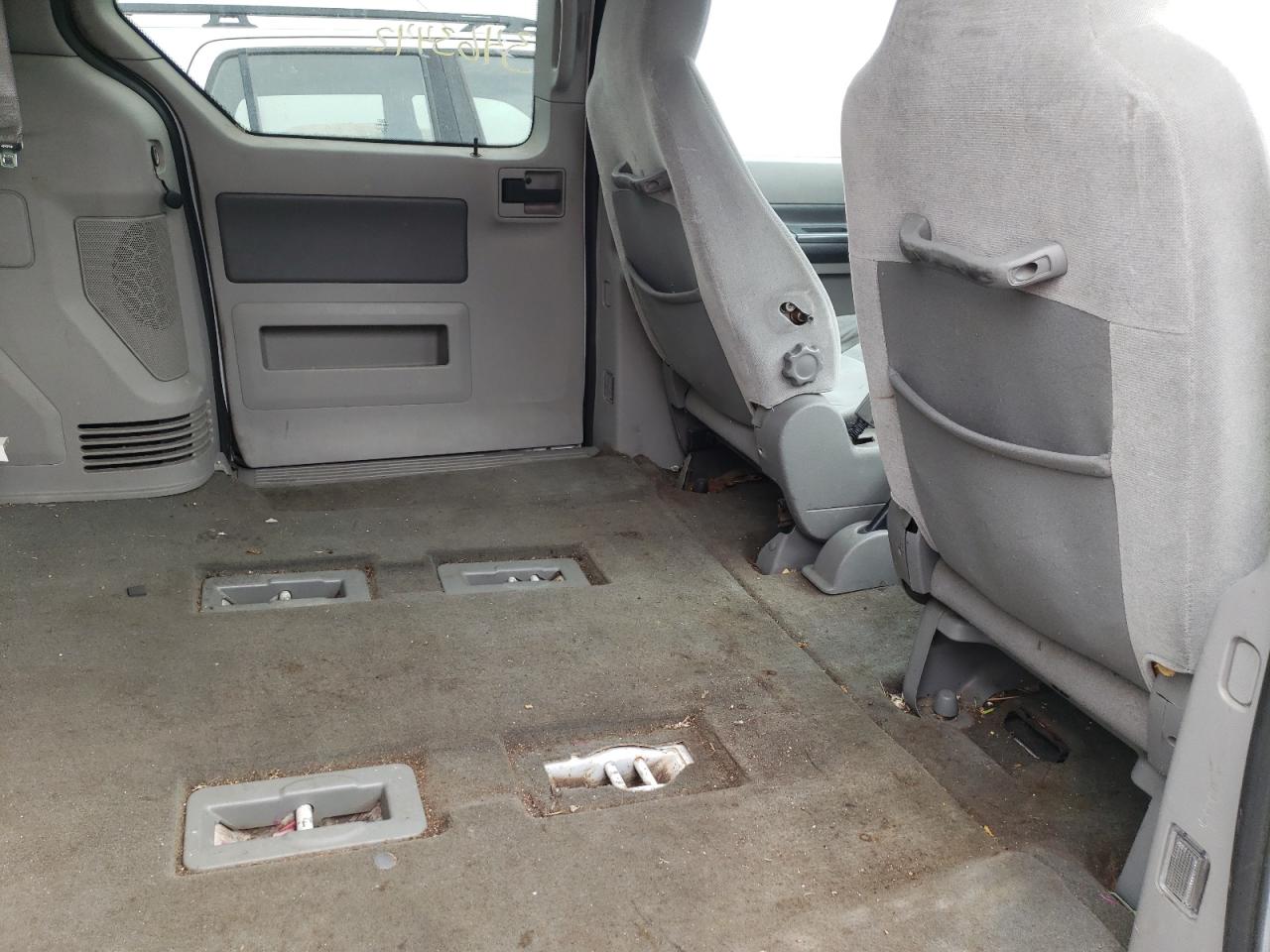 Photo 6 from auction – 2005 FORD FREESTAR S with VIN 2FMZA57675BA72536