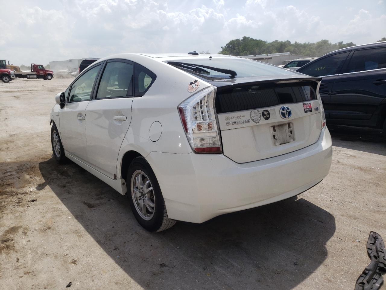 Photo 3 from auction – 2011 TOYOTA PRIUS with VIN JTDKN3DU5B5343028