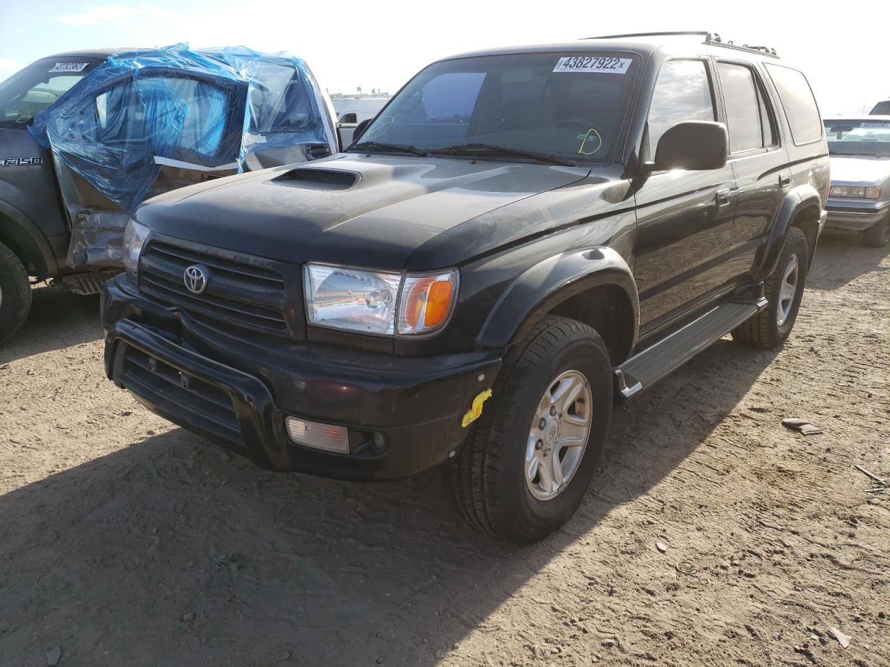 Photo 2 from auction – 2000 TOYOTA 4RUNNER SR with VIN JT3HN86R4Y0274147