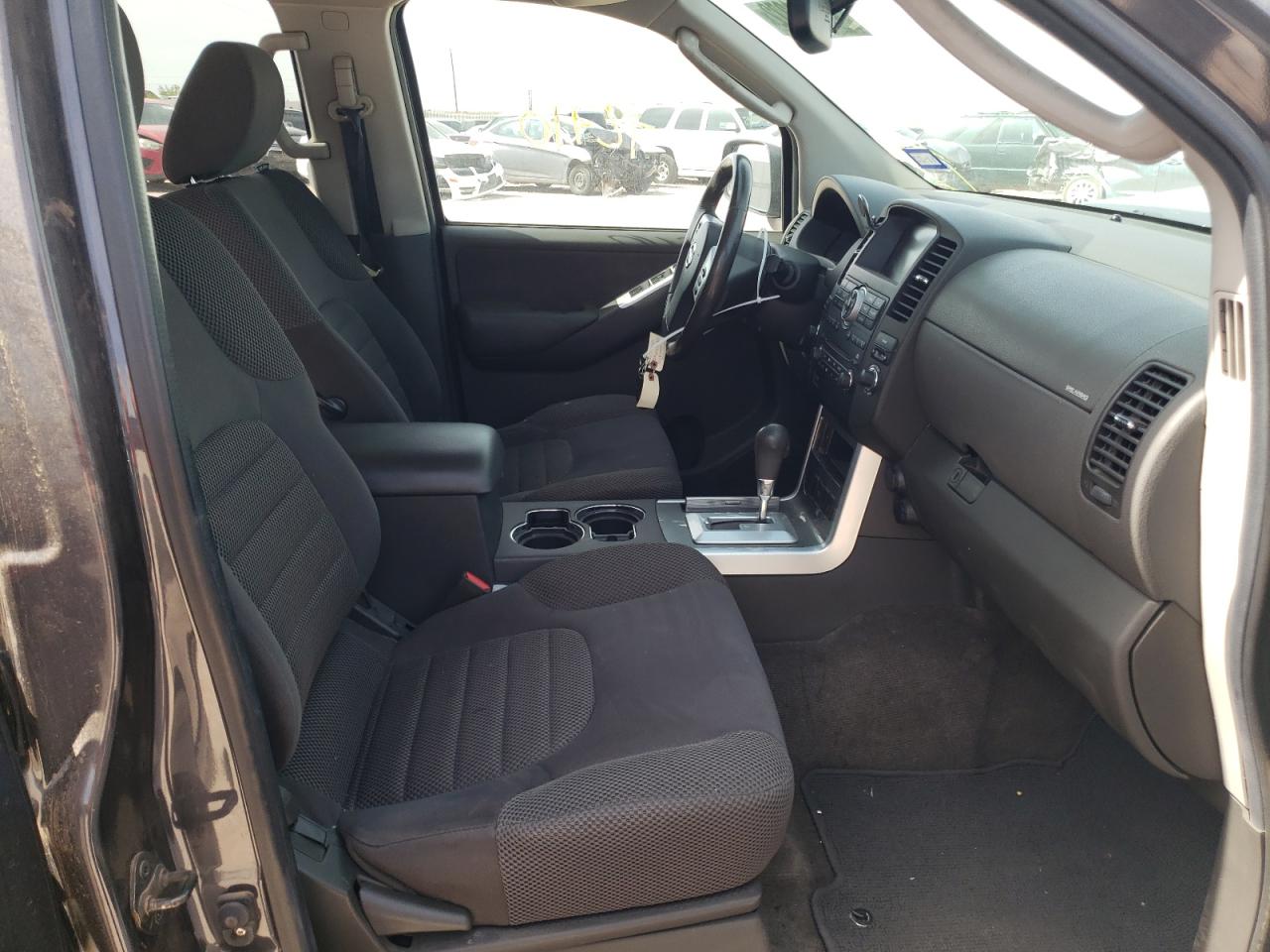 Photo 5 from auction – 2011 NISSAN PATHFINDER with VIN 5N1AR1NN2BC606661