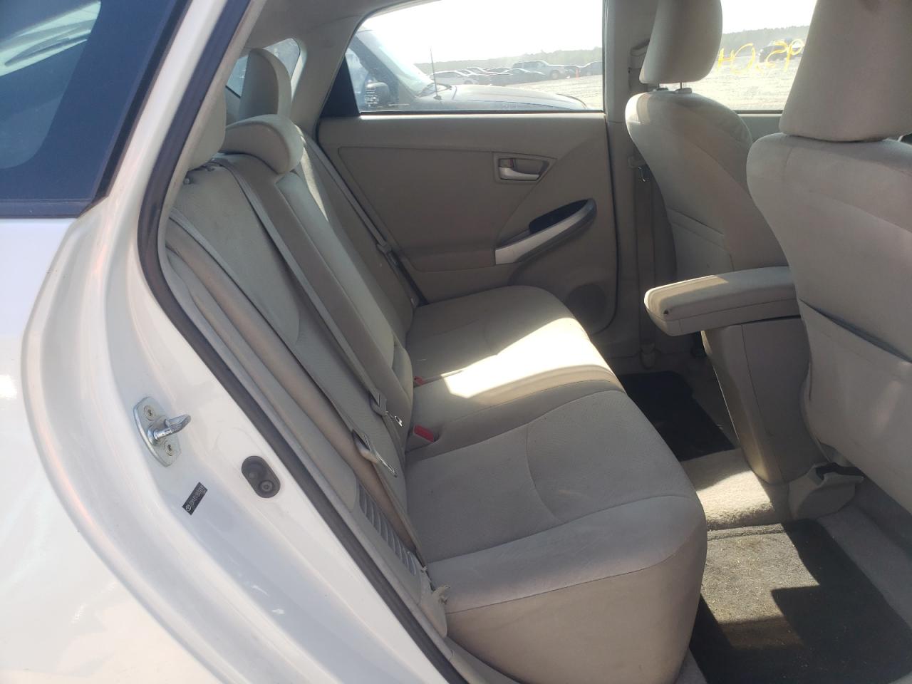 Photo 6 from auction – 2011 TOYOTA PRIUS with VIN JTDKN3DU7B0300095