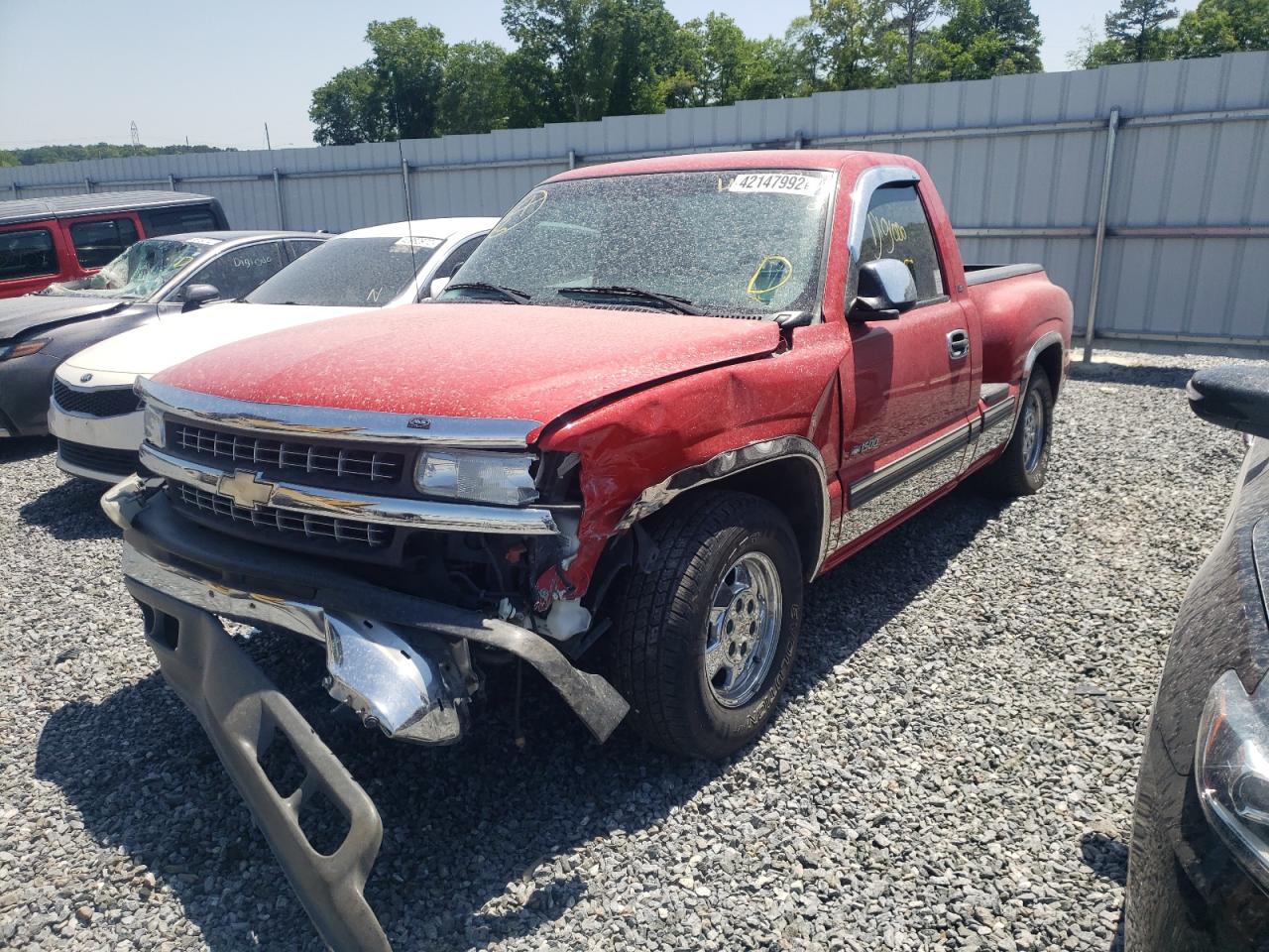 Photo 2 from auction – 2001 CHEVROLET SILVERADO with VIN 1GCEC14T11Z220235