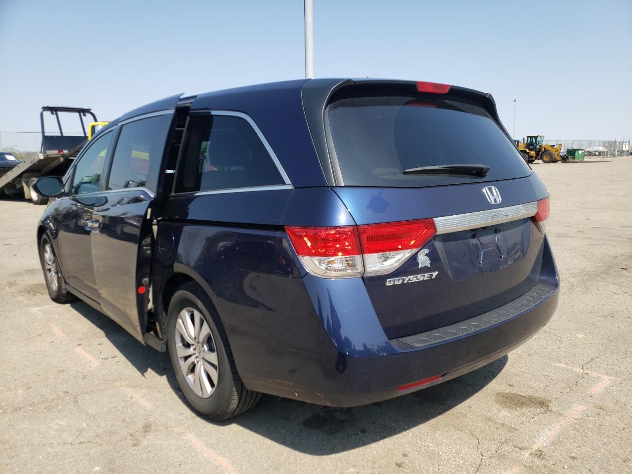 Photo 3 from auction – 2017 HONDA ODYSSEY EX with VIN 5FNRL5H61HB025250