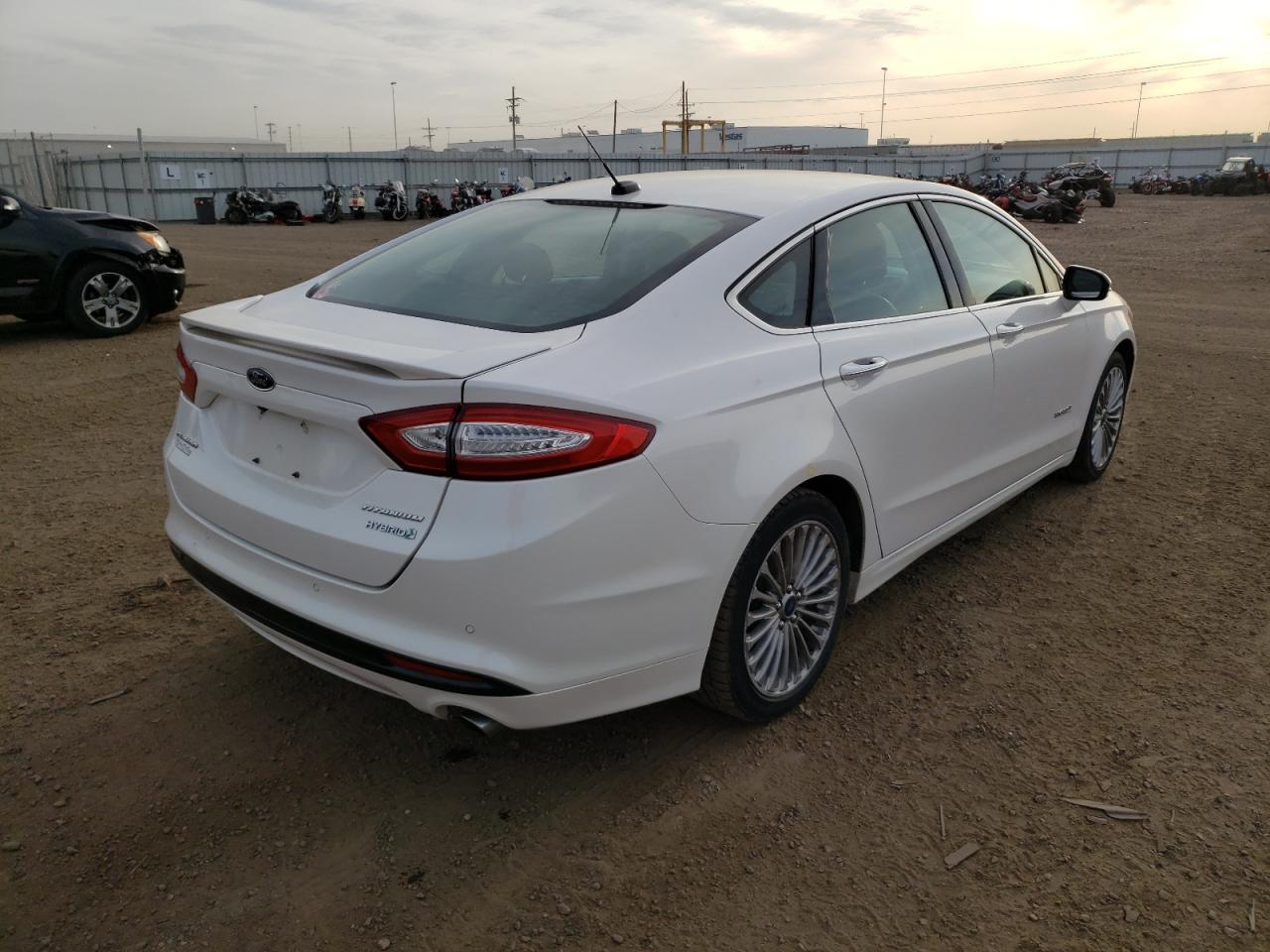 Photo 4 from auction – 2013 FORD FUSION with VIN 3FA6P0RU6DR282054