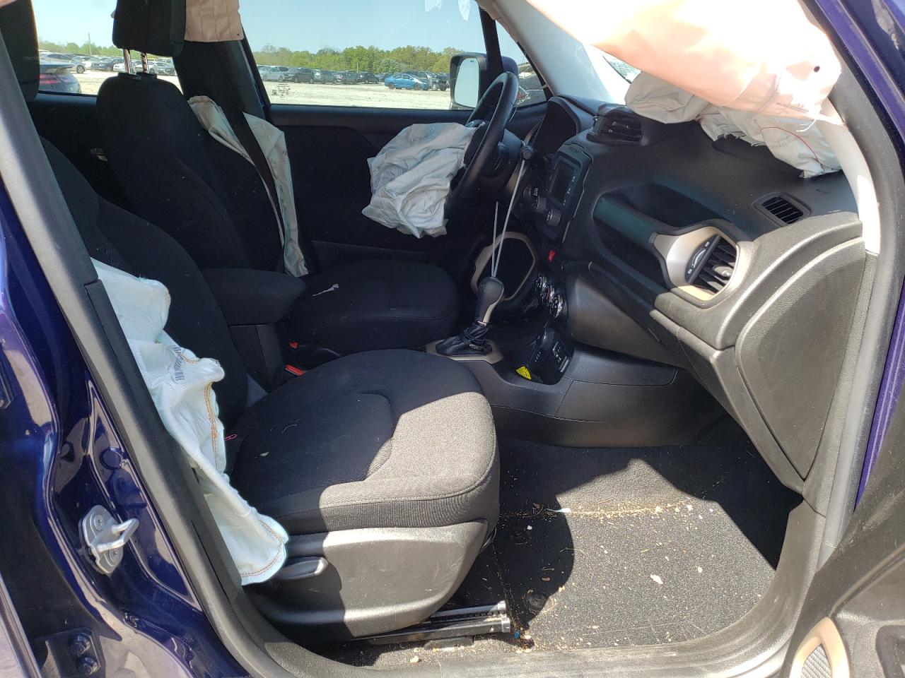 Photo 5 from auction – 2017 JEEP RENEGADE L with VIN ZACCJBBB2HPG59014
