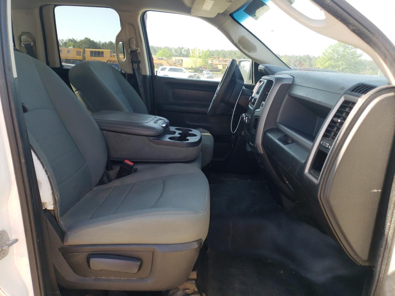 Photo 5 from auction – 2017 RAM 1500 ST with VIN 1C6RR6FT0HS622266