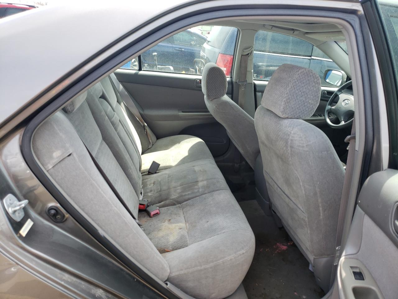 Photo 6 from auction – 2002 TOYOTA CAMRY LE with VIN 4T1BE32K92U522594