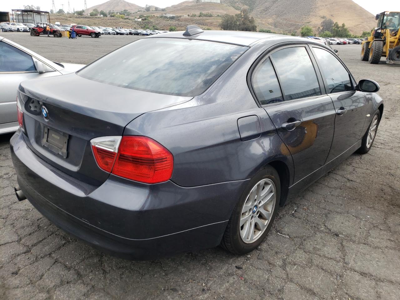 Photo 4 from auction – 2006 BMW 325 I with VIN WBAVB13526PT16493
