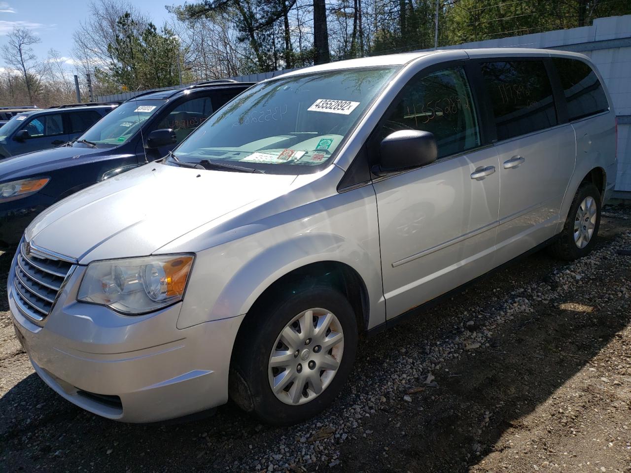 Photo 2 from auction – 2010 CHRYSLER TOWN & COU with VIN 2A4RR4DE6AR104407