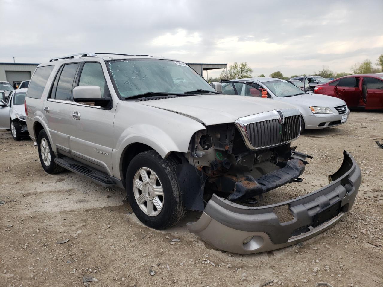 LINCOLN NAVIGATOR 2004 with VIN 5LMFU28R14LJ31559 - Photo from auction
