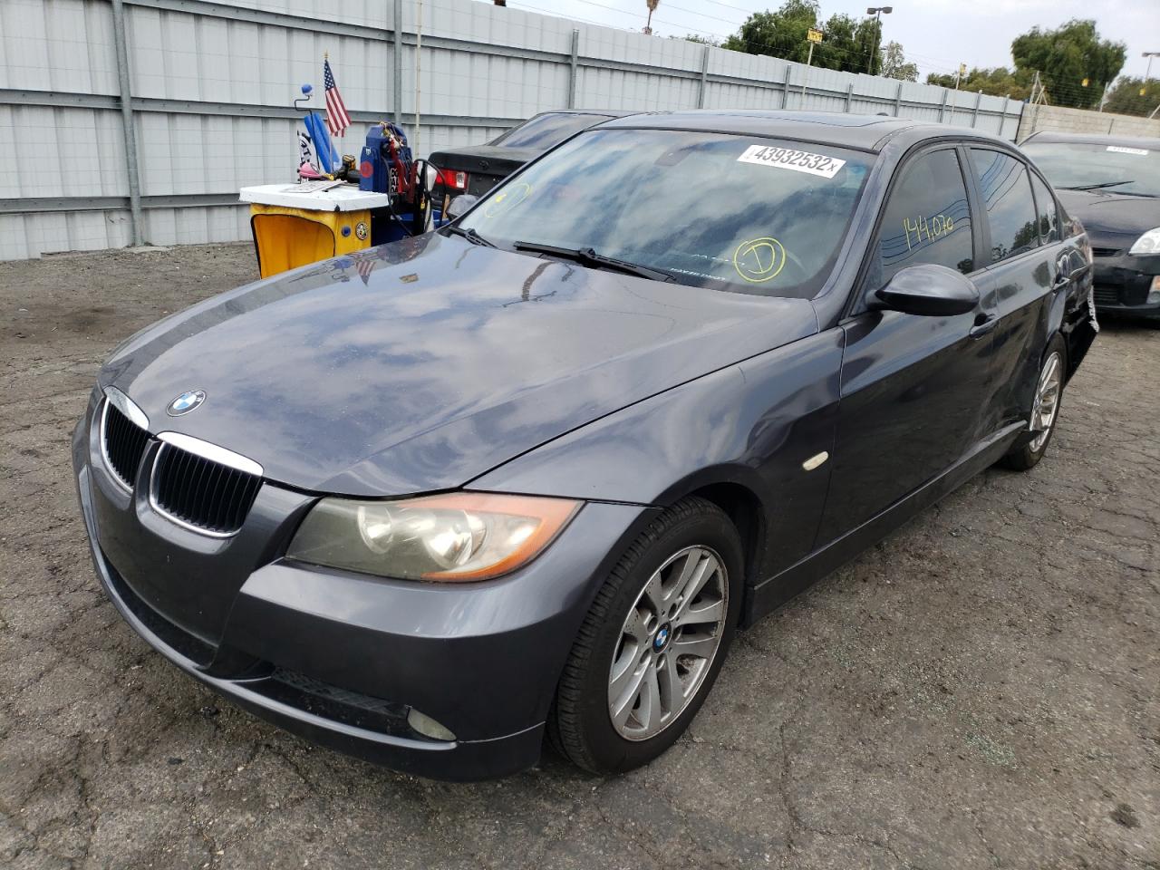 Photo 2 from auction – 2006 BMW 325 I with VIN WBAVB13526PT16493