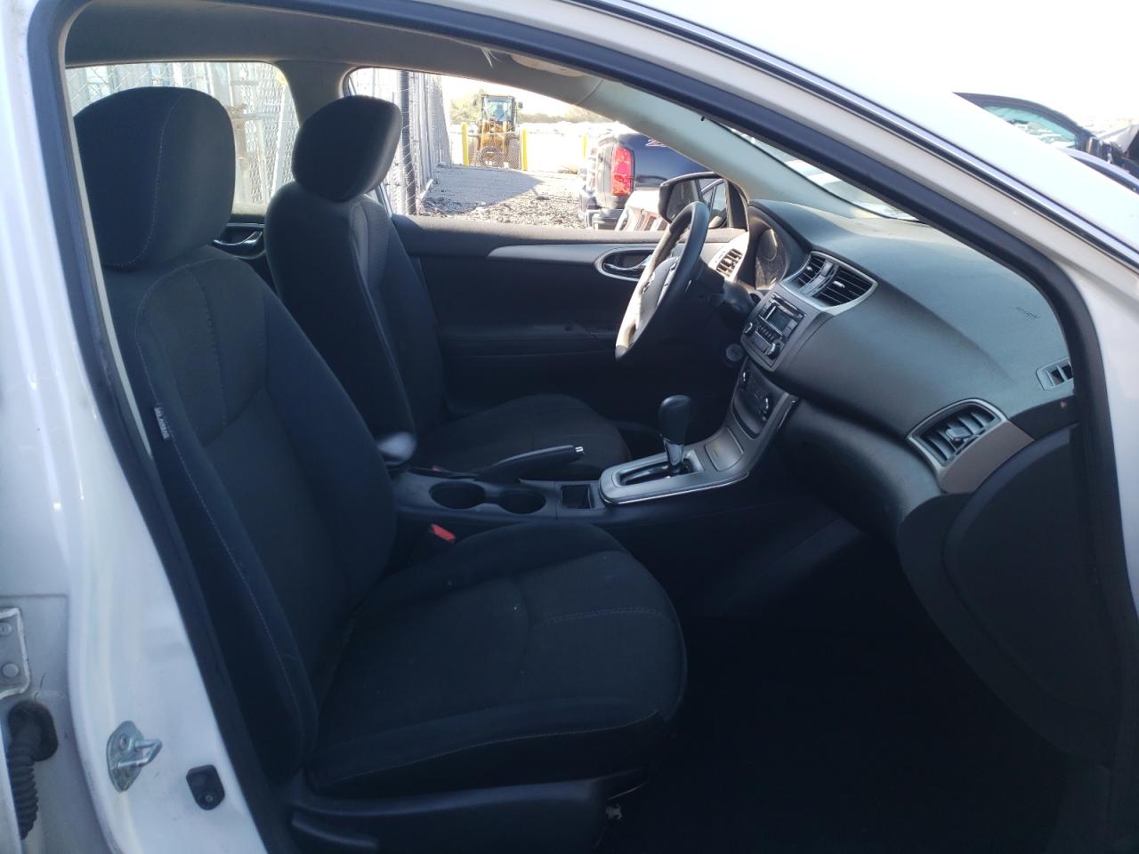 Photo 5 from auction – 2015 NISSAN SENTRA S with VIN 3N1AB7AP1FY379014