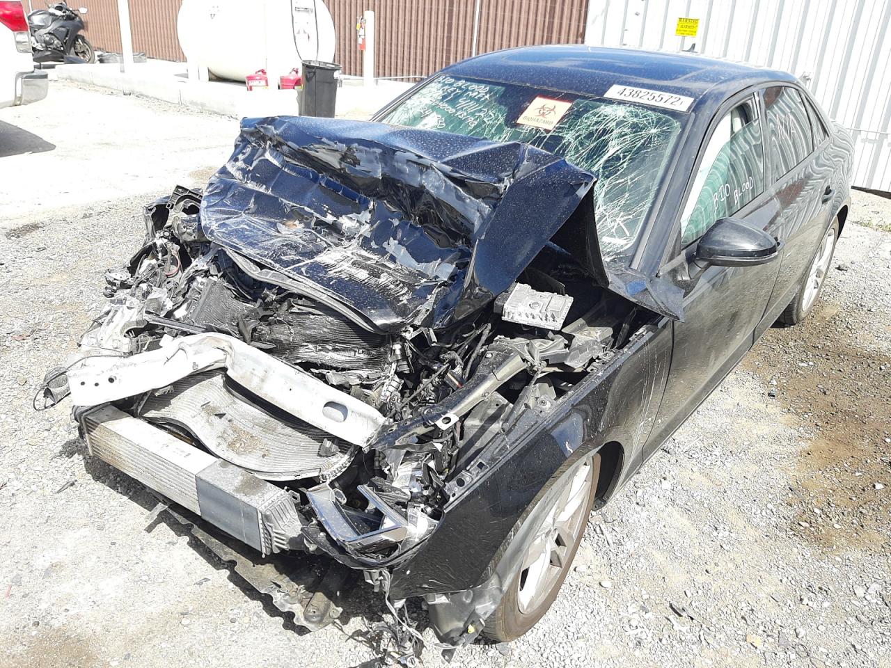Zdjęcie 2 z aukcji – 2017 AUDI A4 PREMIUM z VIN WAUGNAF44HN030128