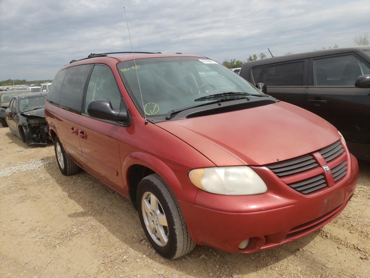 Photo 1 from auction – 2005 DODGE GRAND CARA with VIN 2D4GP44L65R207949