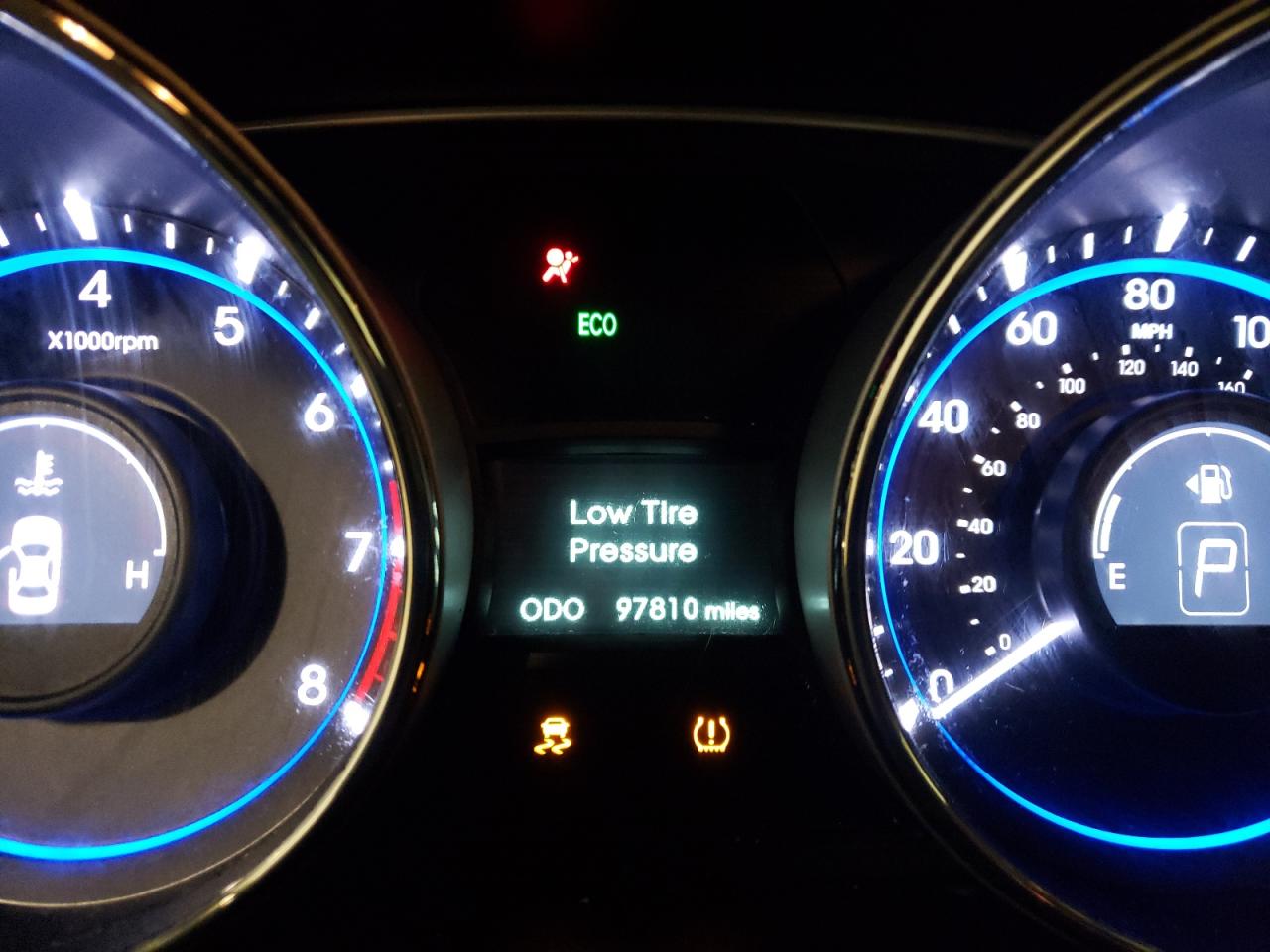 Photo 8 from auction – 2013 HYUNDAI SONATA SE with VIN 5NPEC4AB4DH577658