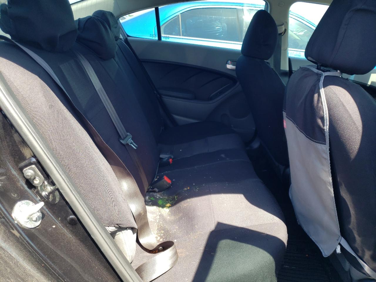 Photo 6 from auction – 2018 KIA FORTE LX with VIN 3KPFK4A72JE179609