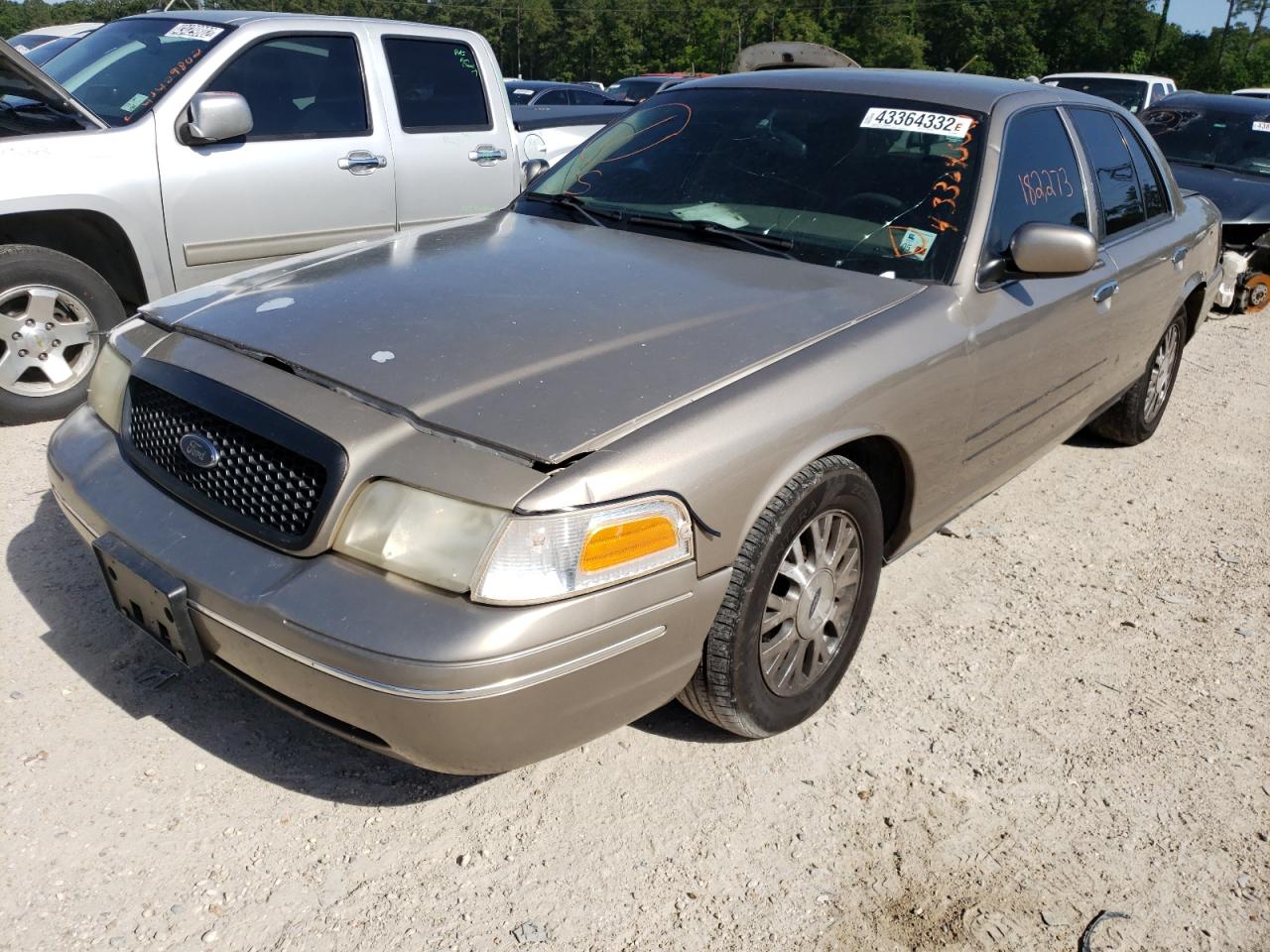 Photo 2 from auction – 2003 FORD CROWN VICT with VIN 2FAFP74W73X120693