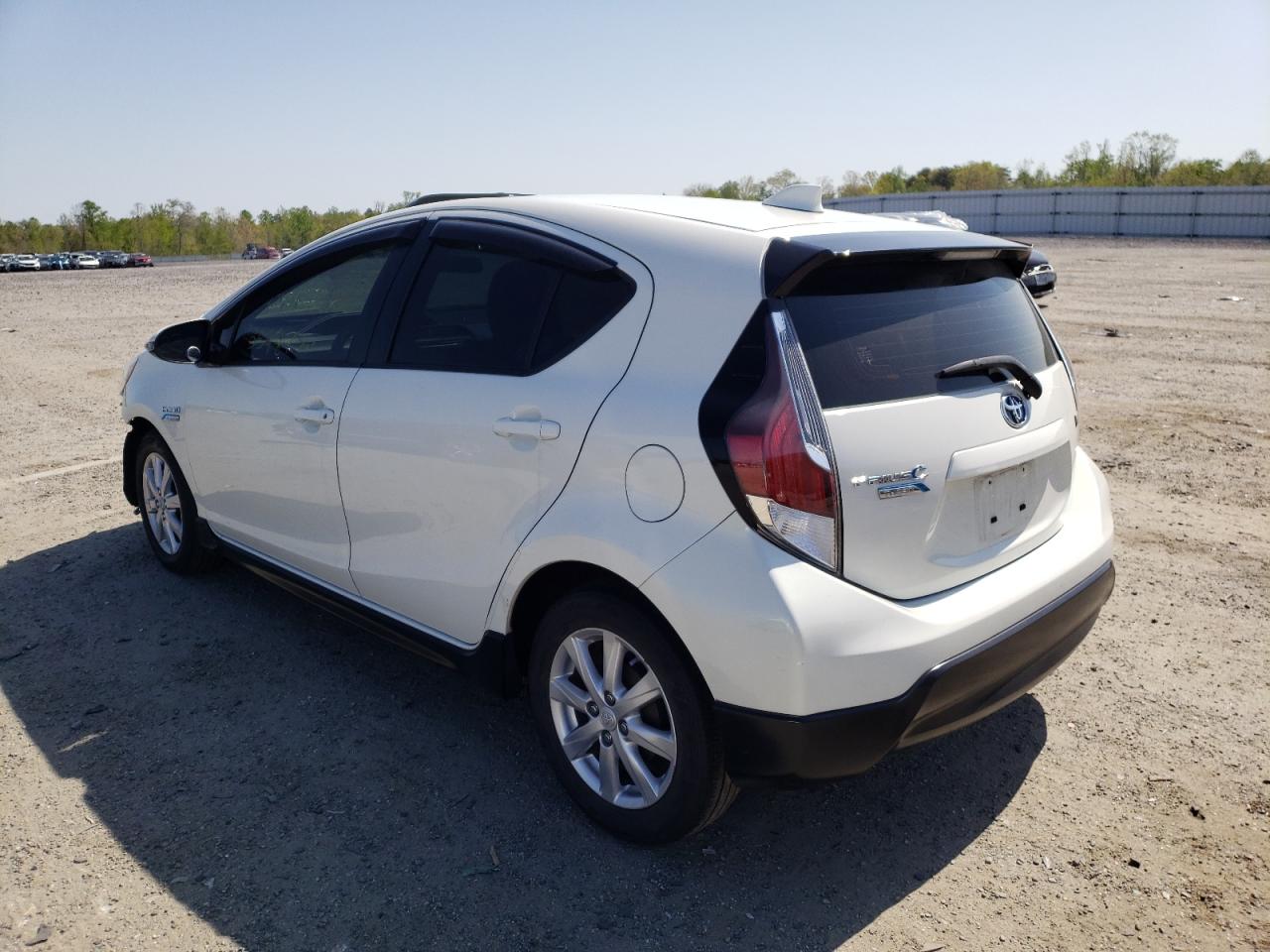 Photo 3 from auction – 2017 TOYOTA PRIUS C with VIN JTDKDTB31H1593119