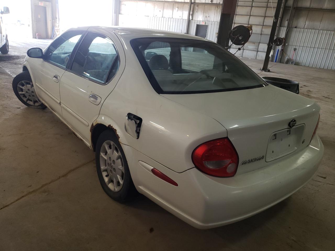 Photo 3 from auction – 2000 NISSAN MAXIMA GLE with VIN JN1CA31D6YT546599
