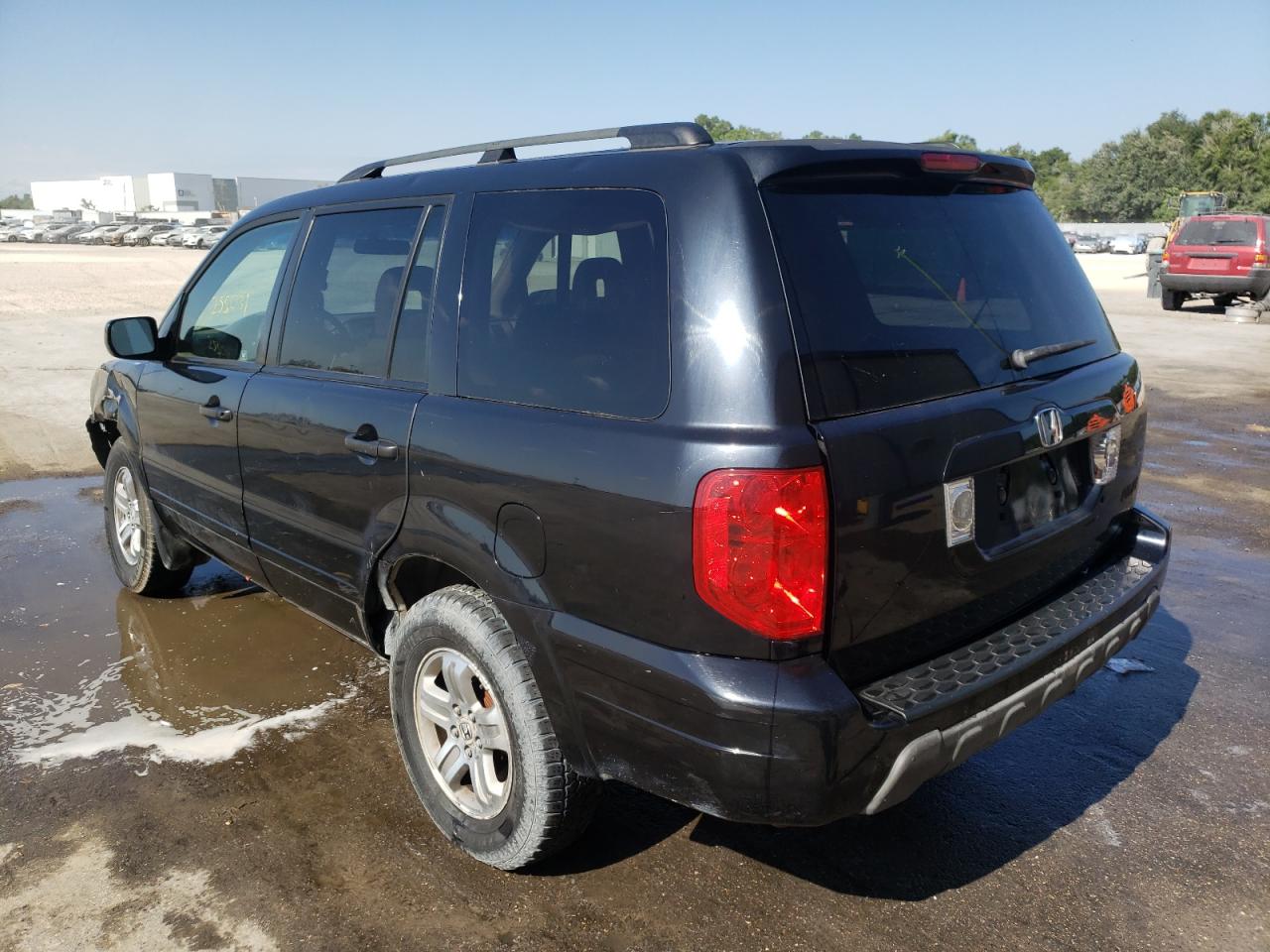 Photo 3 from auction – 2005 HONDA PILOT EXL with VIN 2HKYF18535H554117